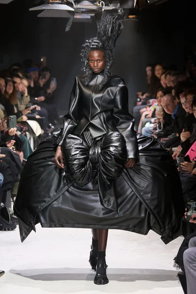 Look 15